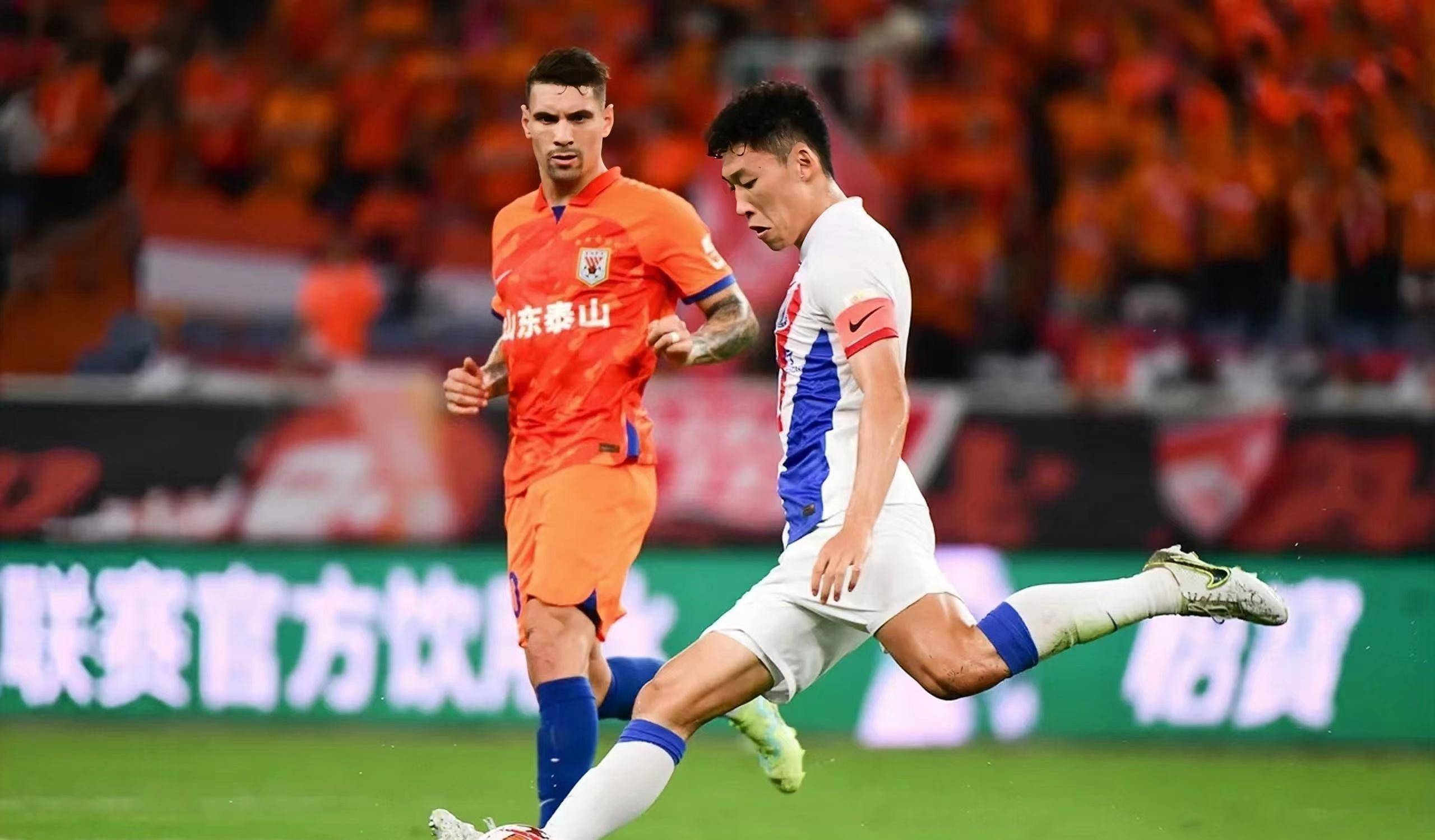 金年会官网-成都蓉城训练开放日，今晚绝杀压哨引欢呼，荷甲在即，高层口径保持一致